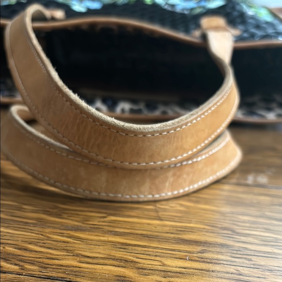 🔥 EUC CONSUELA EZZY CLASSIC TOTE 👜 - Picture 12 of 14